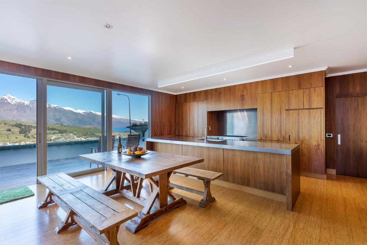 Luxe Home On The Hill Queenstown Exterior photo